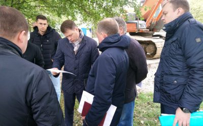 Spotkanie terenowe w miejscu prac nad przebudową konstrukcji hydraulicznych